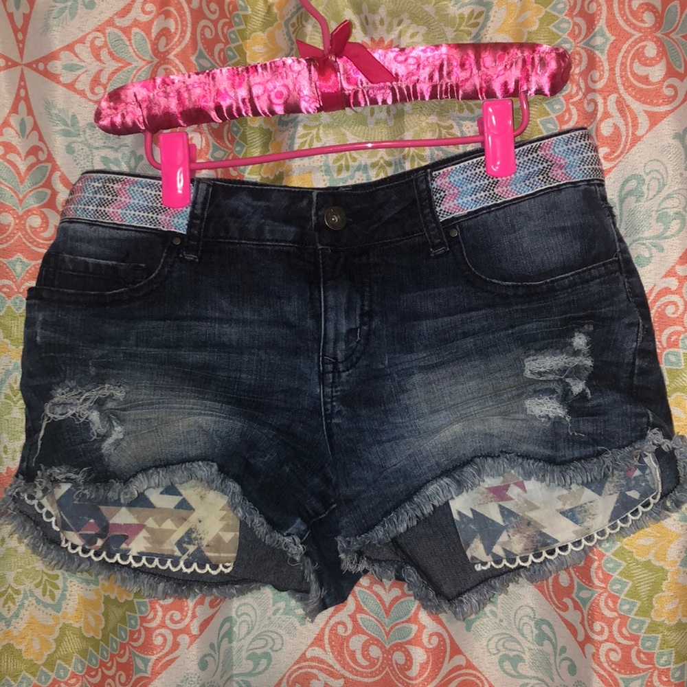 lei Ashley low rise jean shorts, size 9 juniors